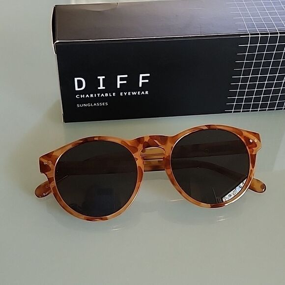 DIFF Cody Sunglasses main image 4